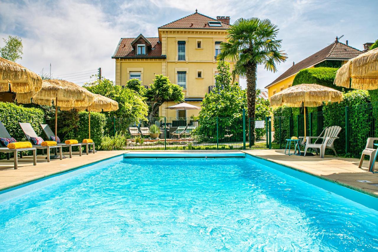 Hotel Des Dauphins Bourgoin-Jallieu Exteriör bild