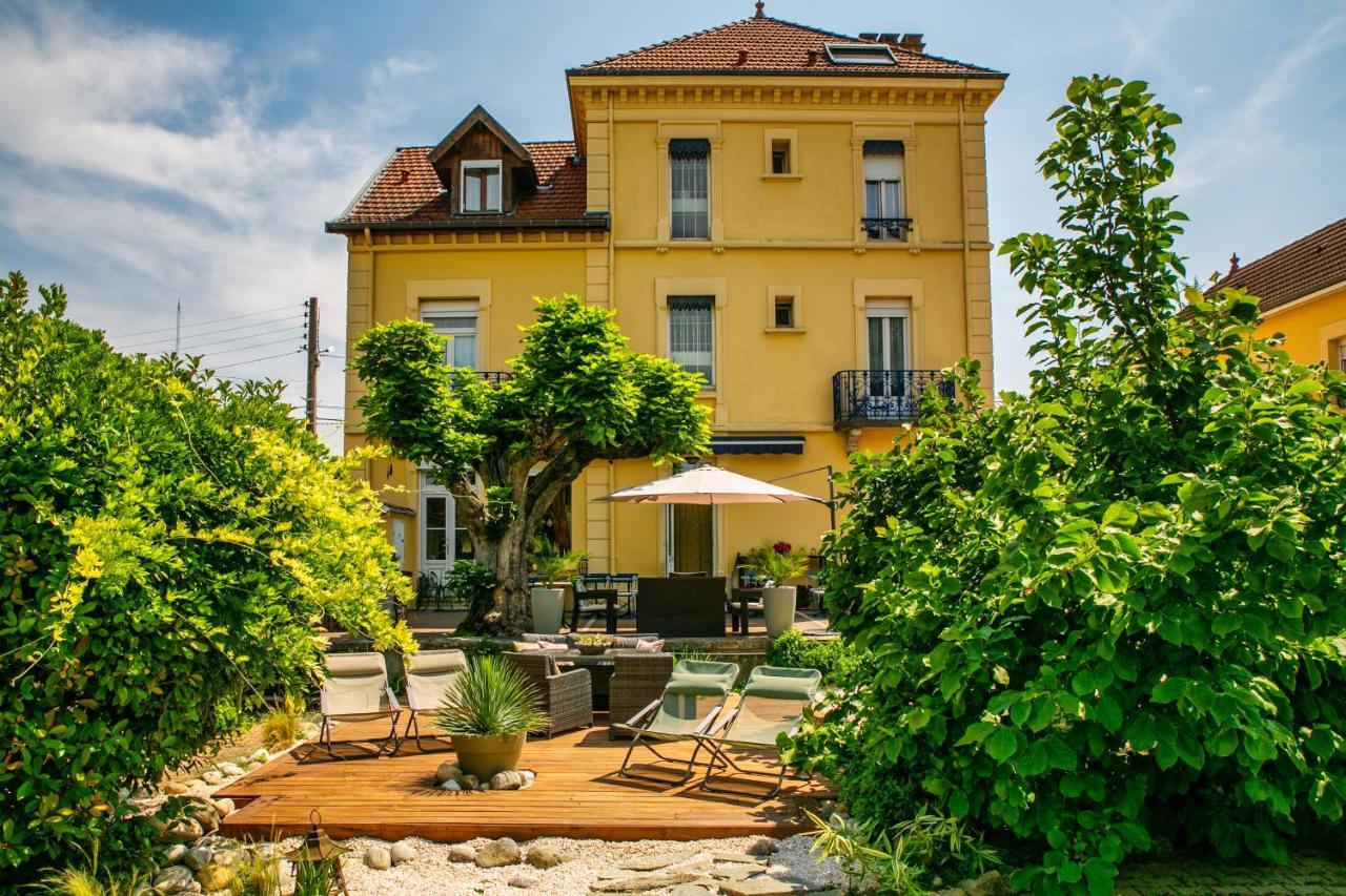Hotel Des Dauphins Bourgoin-Jallieu Exteriör bild